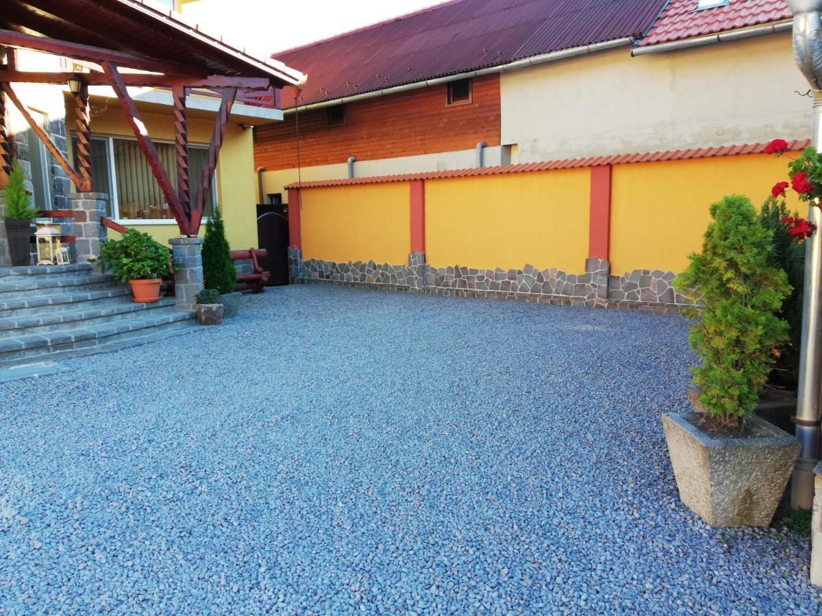 פרייד Raza Soarelui Pension (Adults Only) מראה חיצוני תמונה