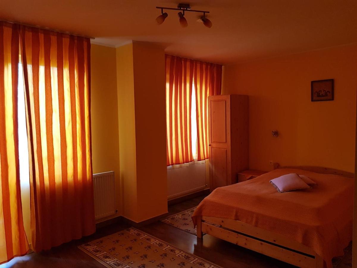 פרייד Raza Soarelui Pension (Adults Only) מראה חיצוני תמונה