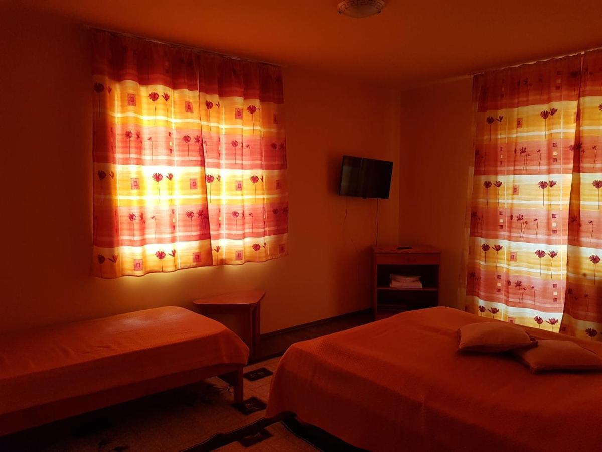 פרייד Raza Soarelui Pension (Adults Only) מראה חיצוני תמונה