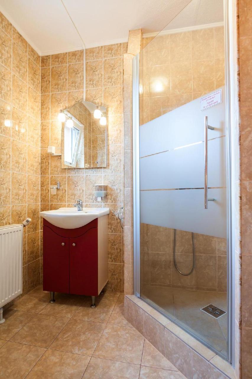 פרייד Raza Soarelui Pension (Adults Only) מראה חיצוני תמונה