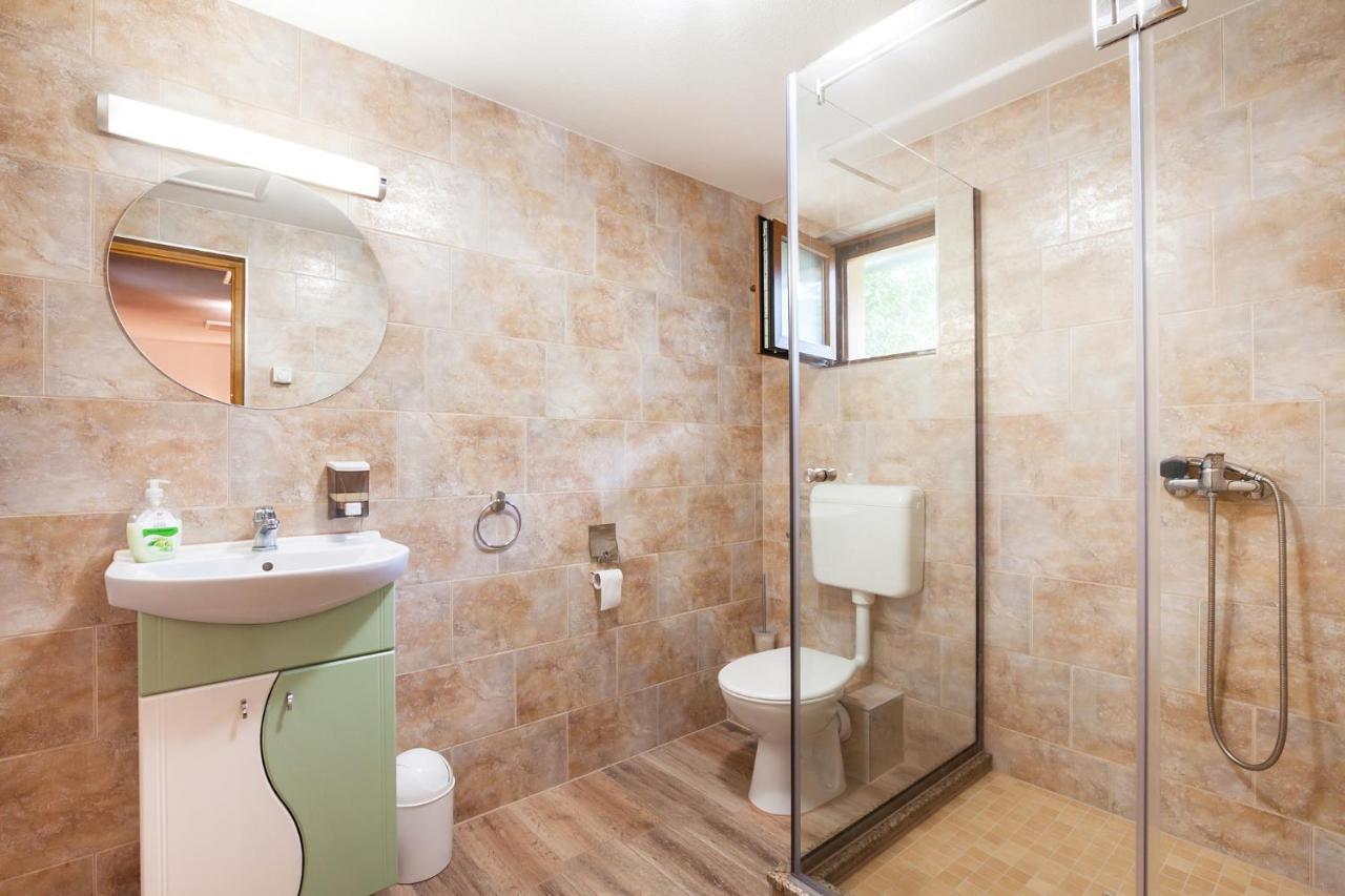 פרייד Raza Soarelui Pension (Adults Only) מראה חיצוני תמונה